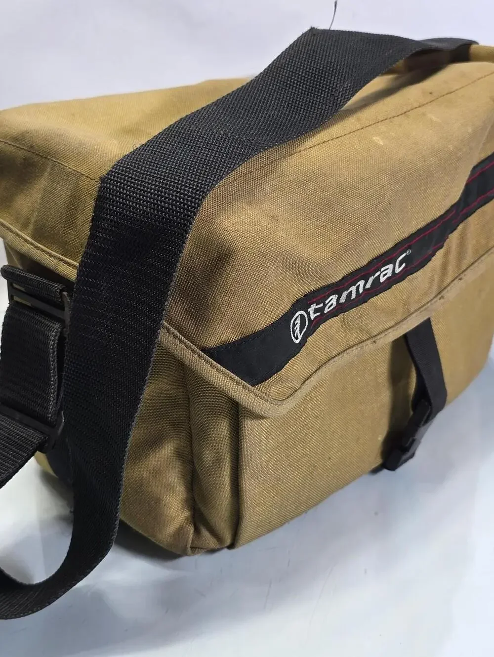 Tamrac Camera Bag Padded Shoulder Case Adjustable Strap Photography Gear Storage